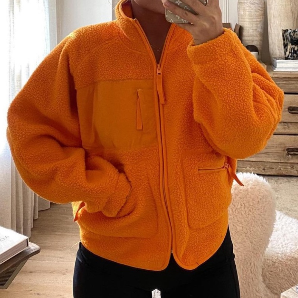 URBAN OUTFITTERS FLEECE JACKET - NWT
